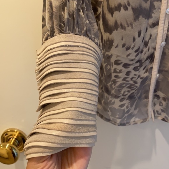 Elizabeth and James blouse with leather detail. S​​​​​​​​​​​​​​​​​​​​​​​ - Picture 3 of 4